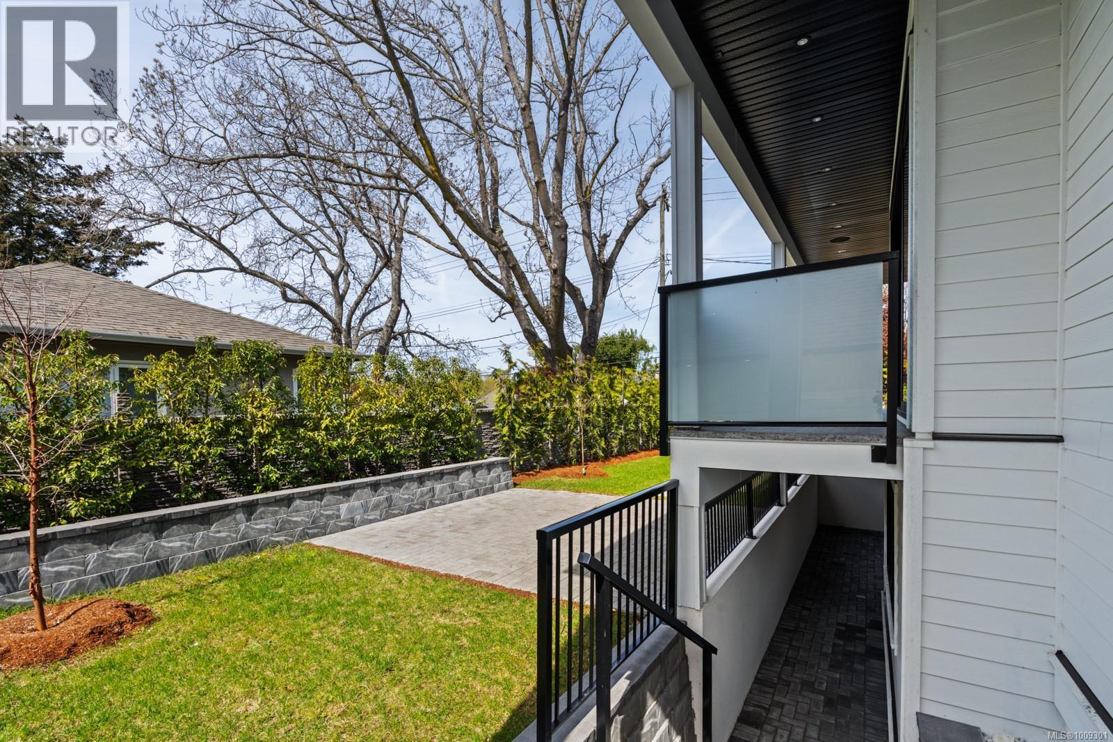 1918 Shotbolt Rd, Victoria, British Columbia  V8S 1H2 - Photo 66 - 1009301