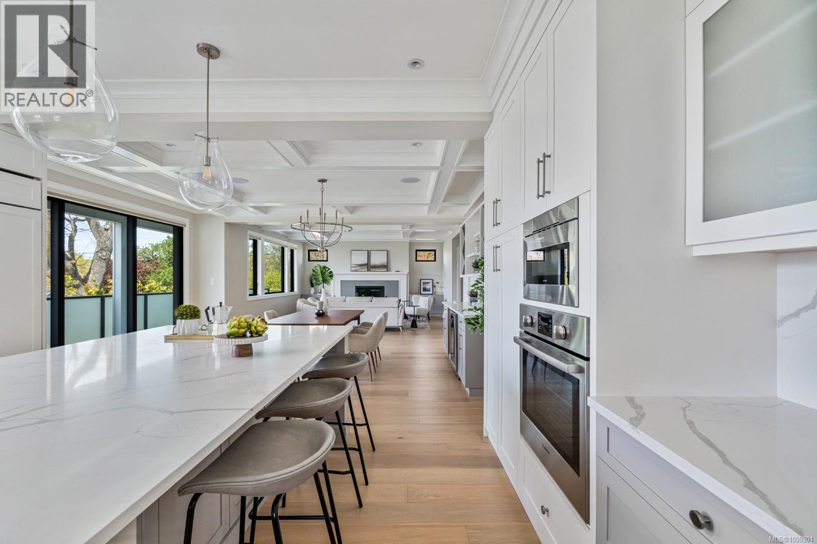 1918 Shotbolt Rd, Victoria, British Columbia  V8S 1H2 - Photo 8 - 1009301