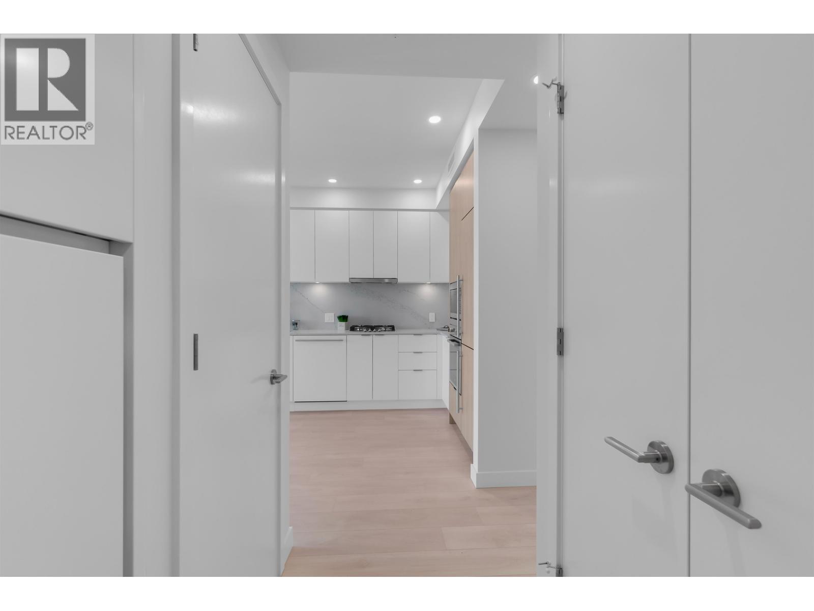 3505 537 Cottonwood Avenue, Coquitlam, British Columbia V3J 0S4 - Photo 2 - R3038523