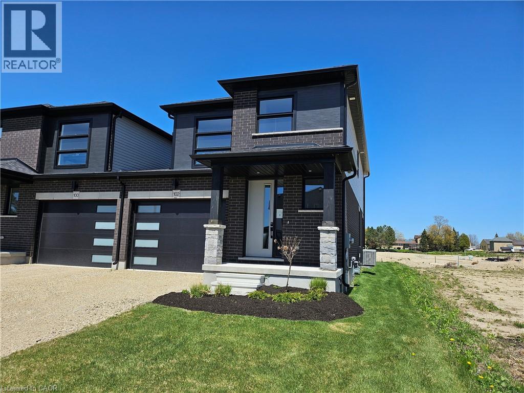 102 Thackeray Way, Harriston, Ontario  N0G 1Z0 - Photo 4 - 40727537