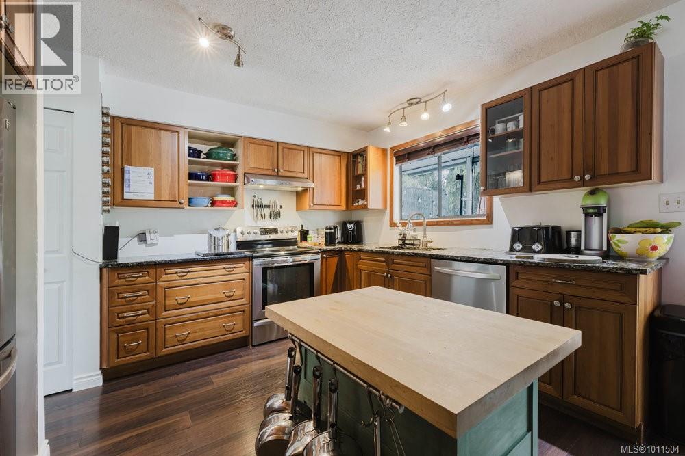 1616 Agnew Ave, Saanich, British Columbia  V8N 5M6 - Photo 4 - 1011504