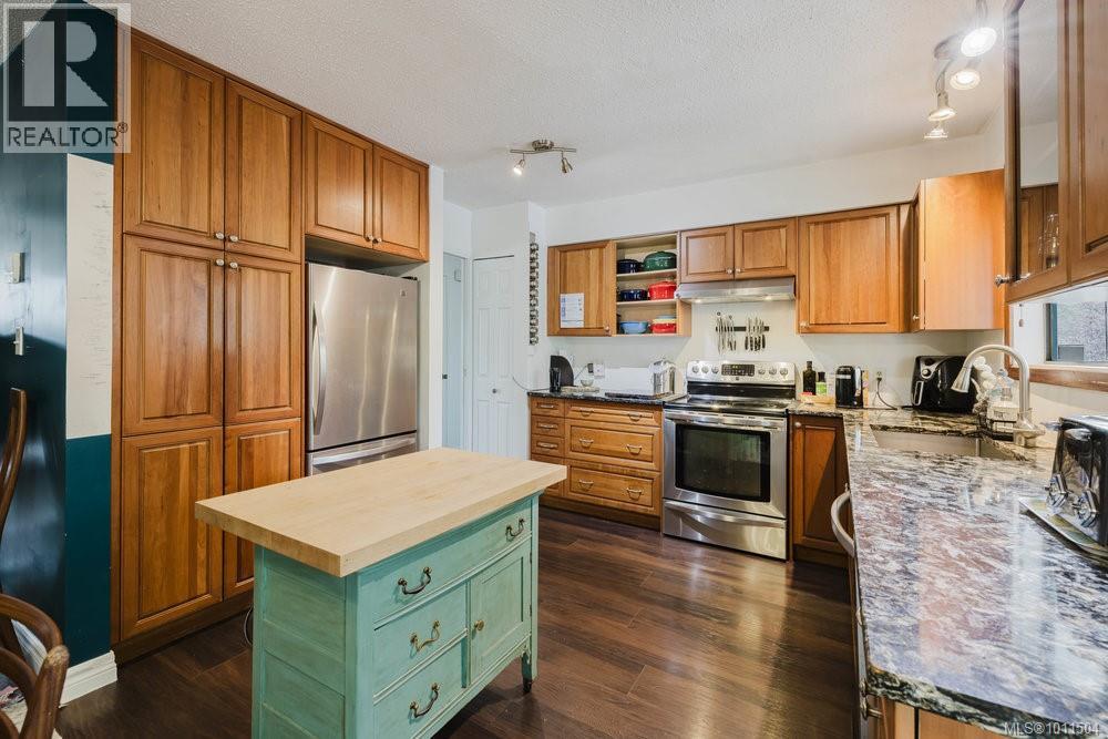 1616 Agnew Ave, Saanich, British Columbia  V8N 5M6 - Photo 5 - 1011504