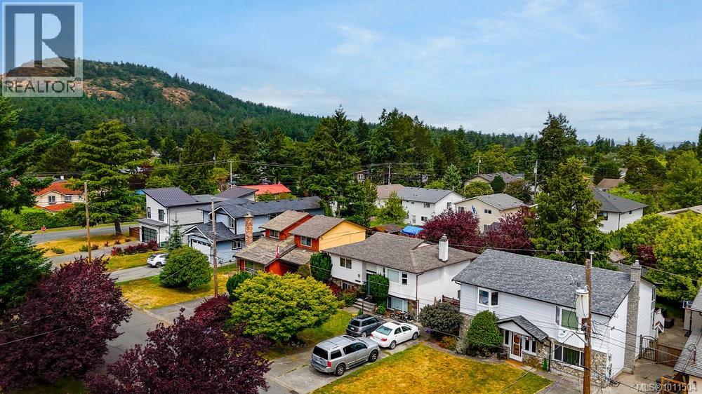 1616 Agnew Ave, Saanich, British Columbia