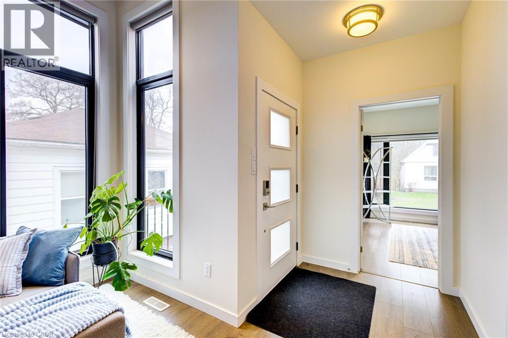 Photo 10 of 46 for 847 Stedwell Street