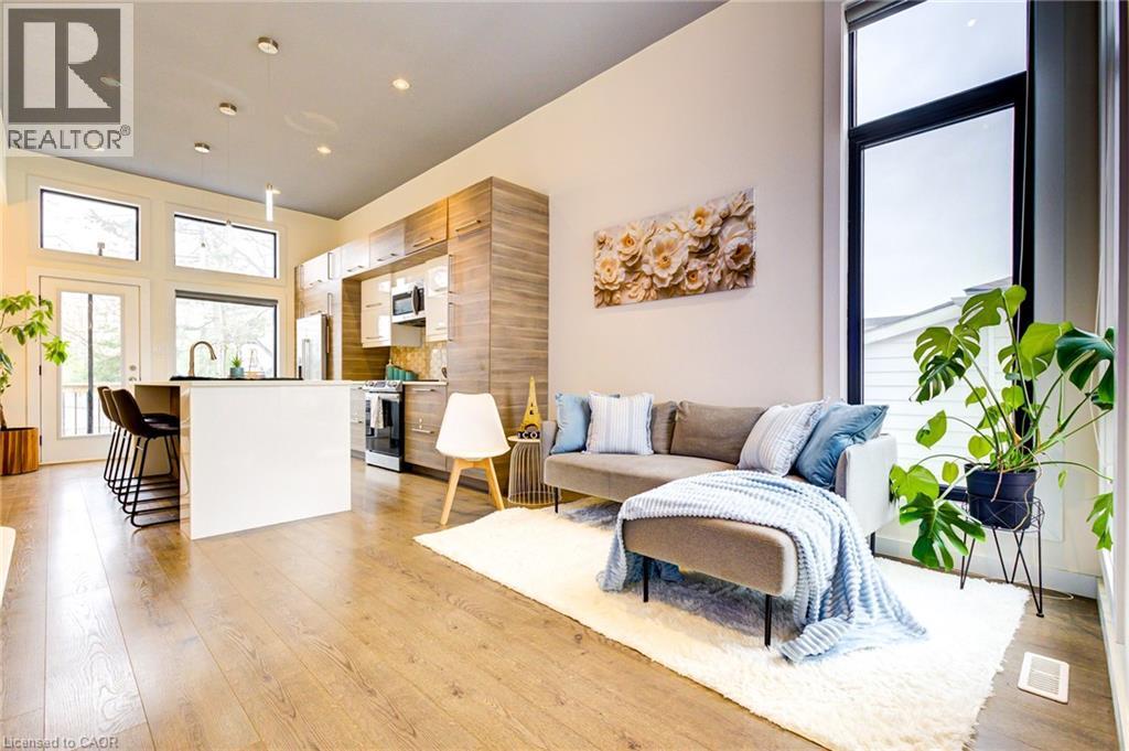 Photo 13 of 46 for 847 Stedwell Street