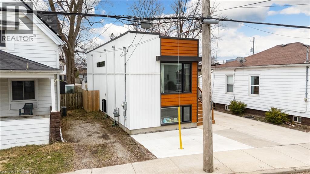 Photo 2 of 46 for 847 Stedwell Street