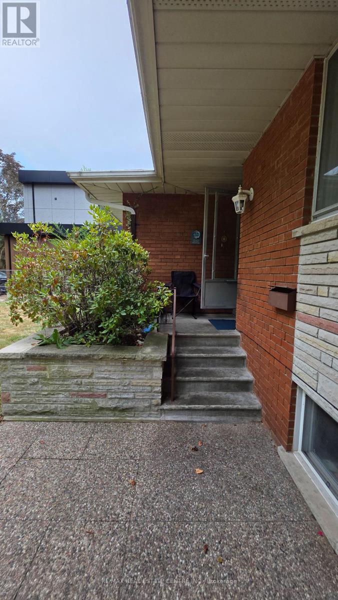 Property at 593 INDIAN ROAD image 4