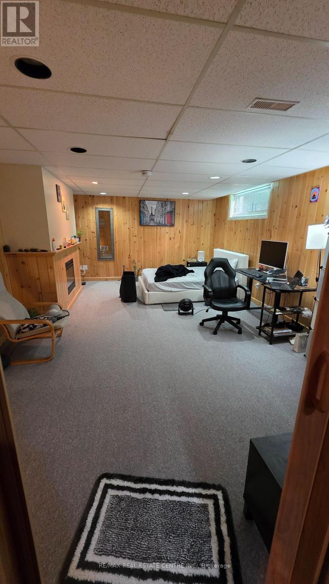 593 Indian Road, Mississauga, Ontario  L5H 1R1 - Photo 16 - W12352708