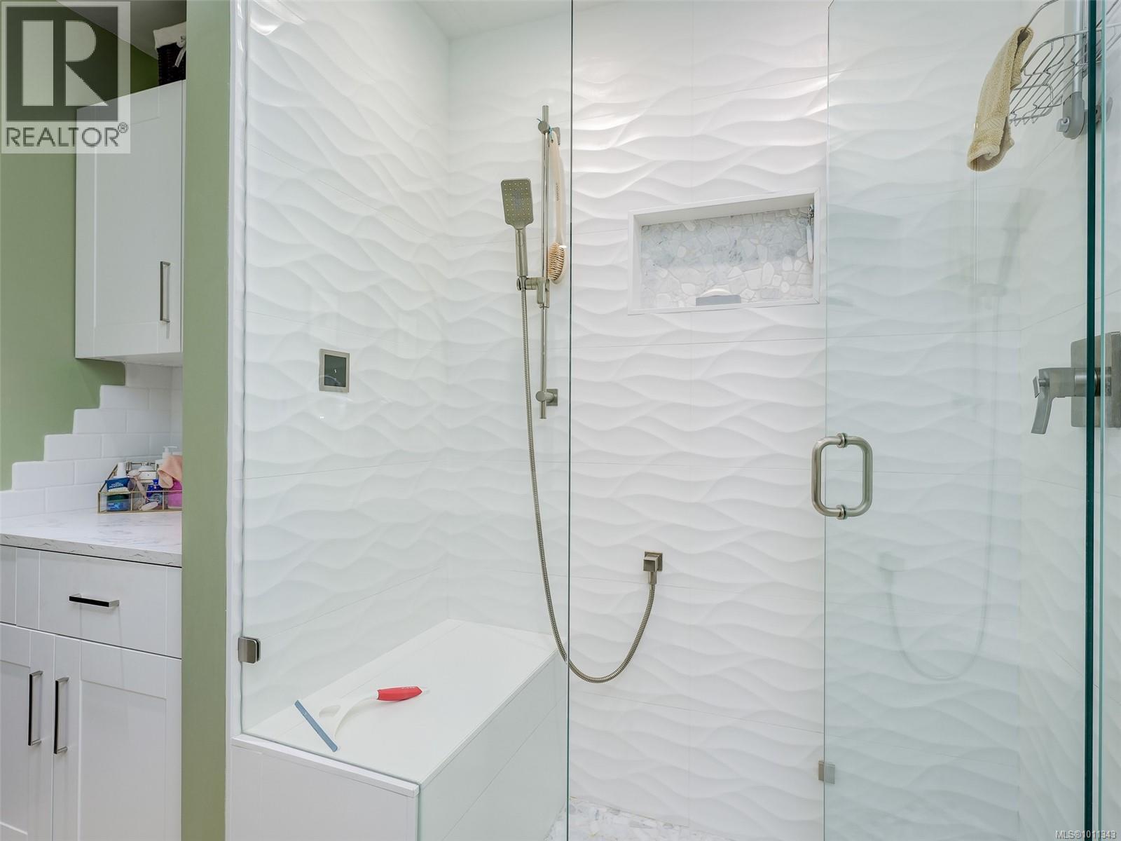 704 399 Tyee Rd, Victoria, British Columbia  V9A 0A8 - Photo 21 - 1011343