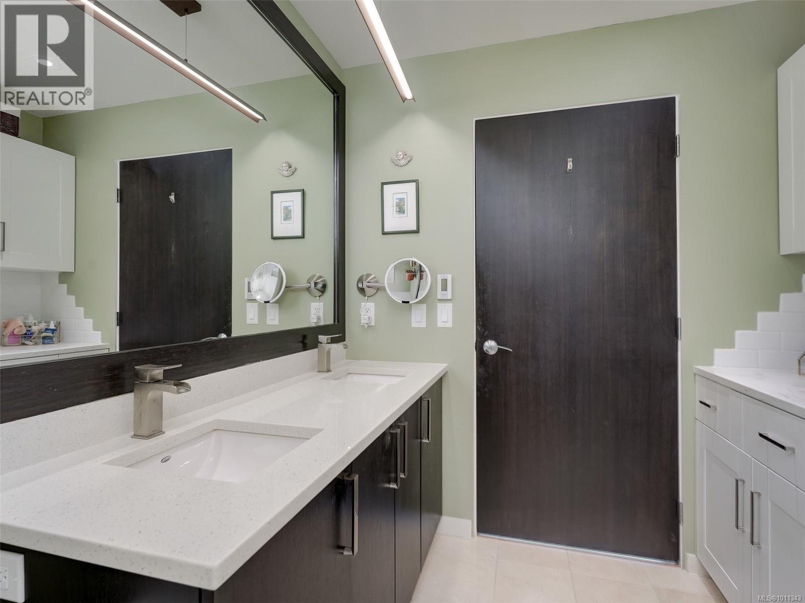 704 399 Tyee Rd, Victoria, British Columbia  V9A 0A8 - Photo 20 - 1011343