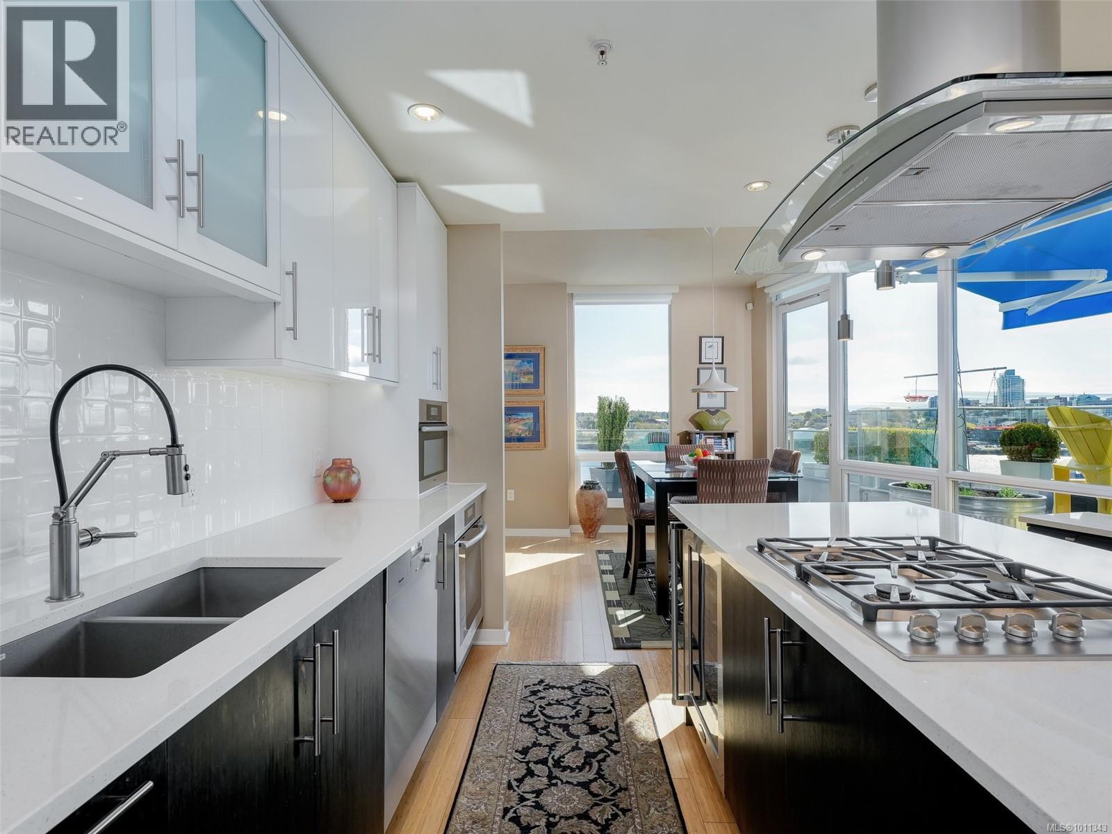 704 399 Tyee Rd, Victoria, British Columbia  V9A 0A8 - Photo 12 - 1011343