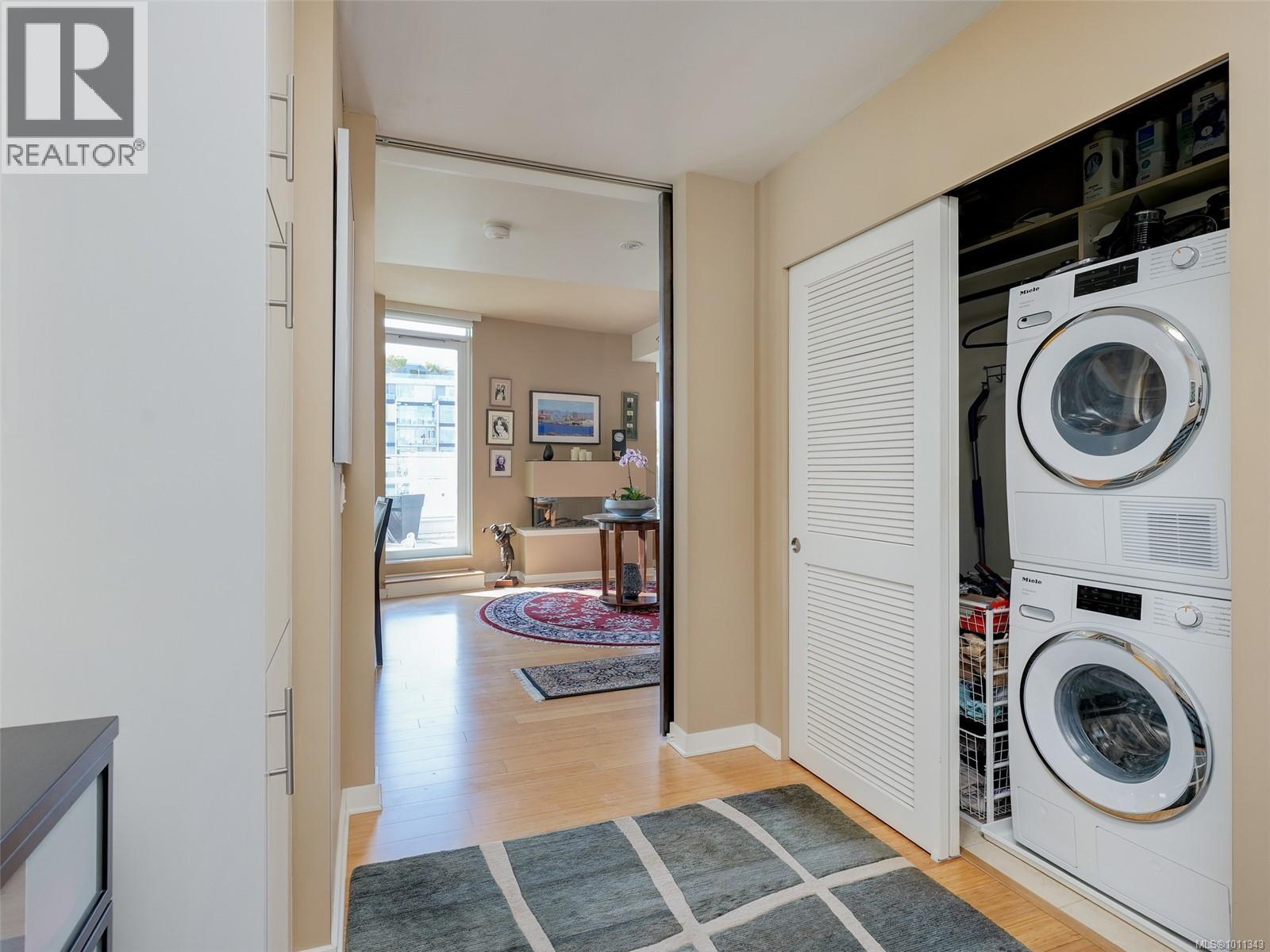 704 399 Tyee Rd, Victoria, British Columbia  V9A 0A8 - Photo 24 - 1011343