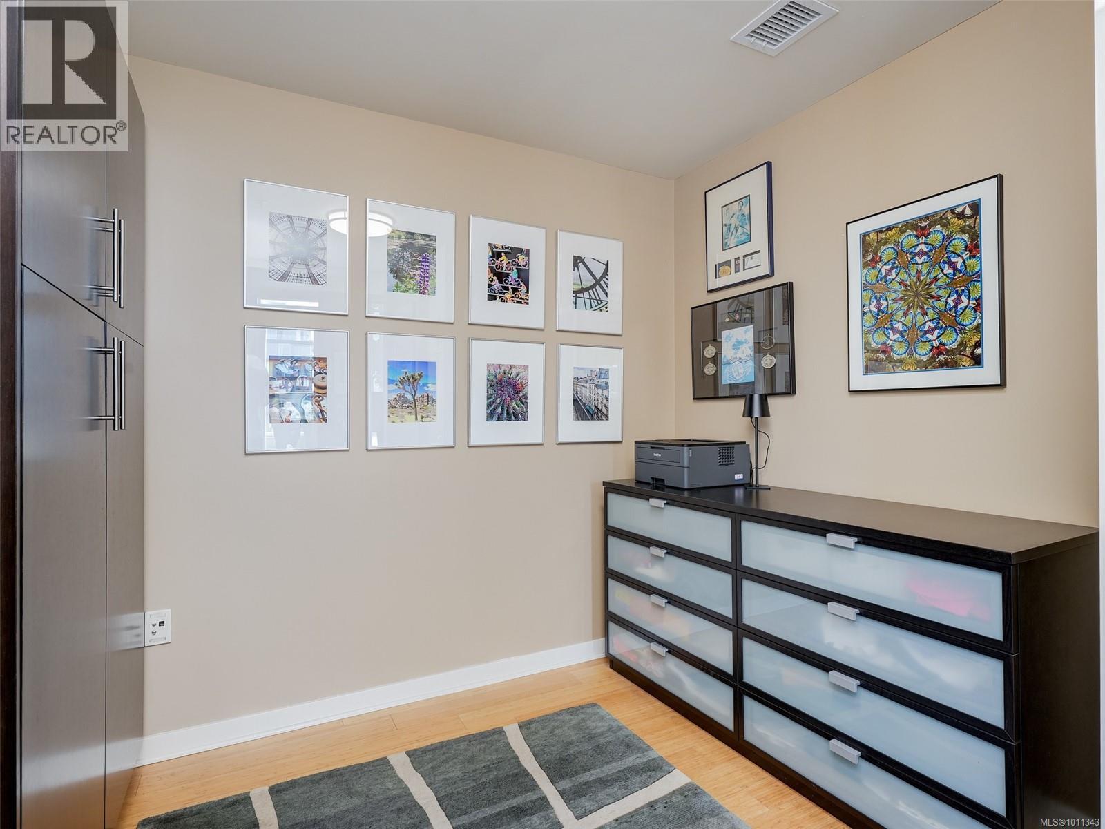 704 399 Tyee Rd, Victoria, British Columbia  V9A 0A8 - Photo 23 - 1011343