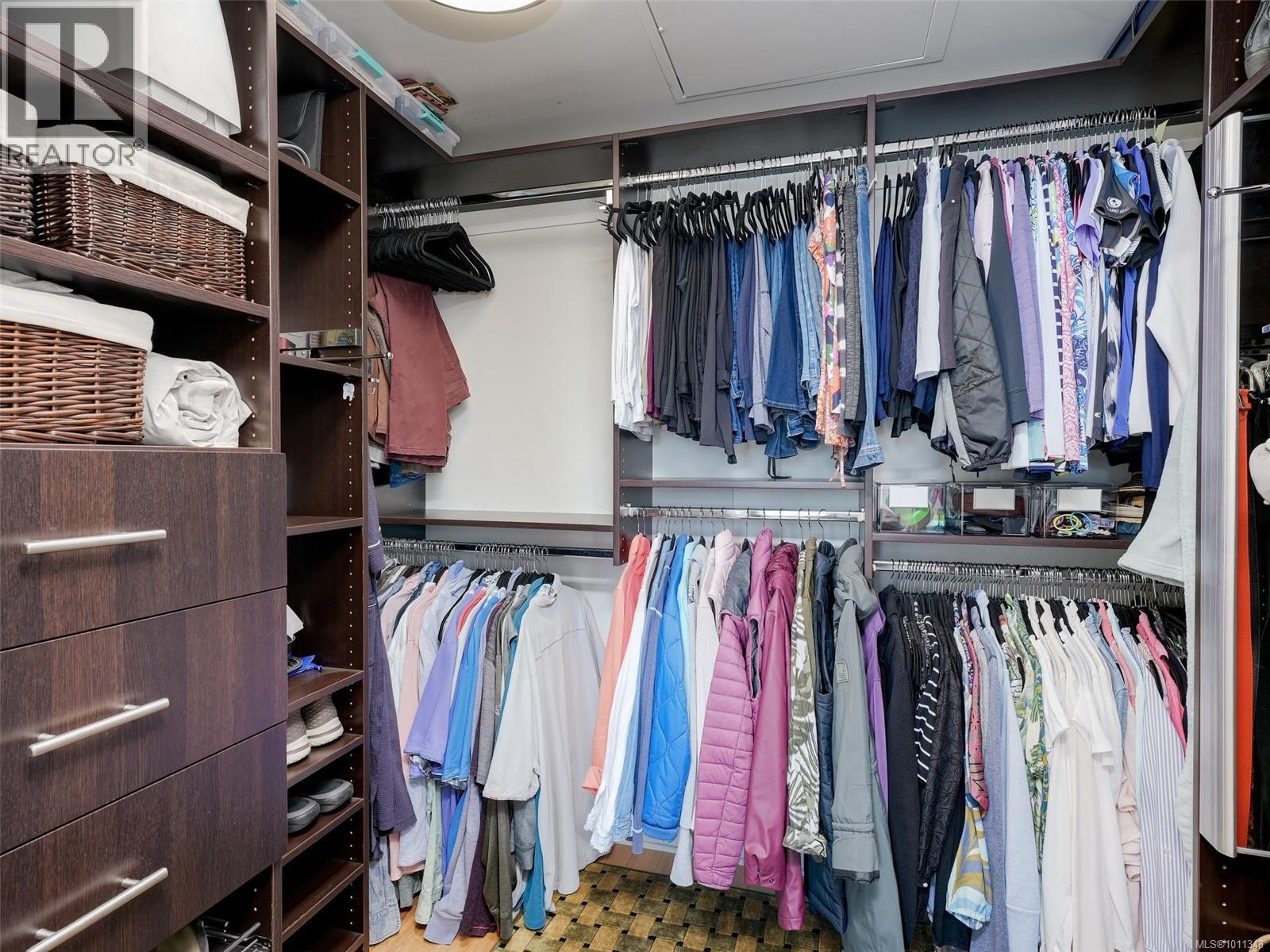 704 399 Tyee Rd, Victoria, British Columbia  V9A 0A8 - Photo 22 - 1011343