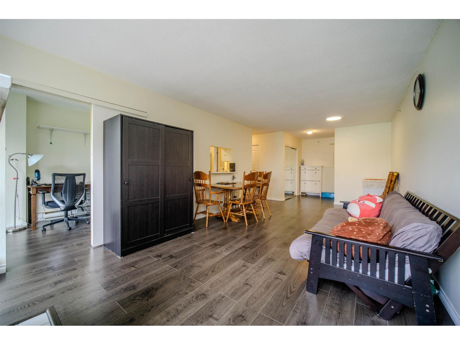 701 9830 Whalley Boulevard, Surrey, British Columbia  V3T 5S7 - Photo 3 - R3030191