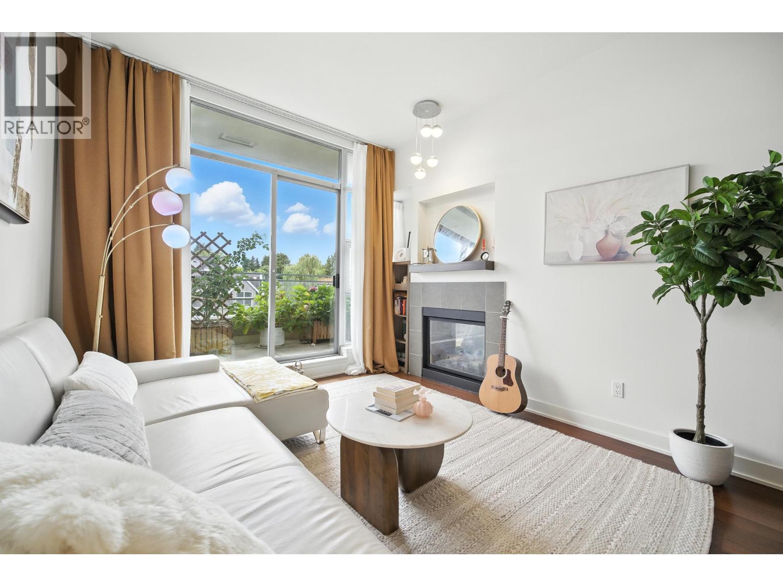 404 3595 W 18TH AVENUE, Vancouver, British Columbia