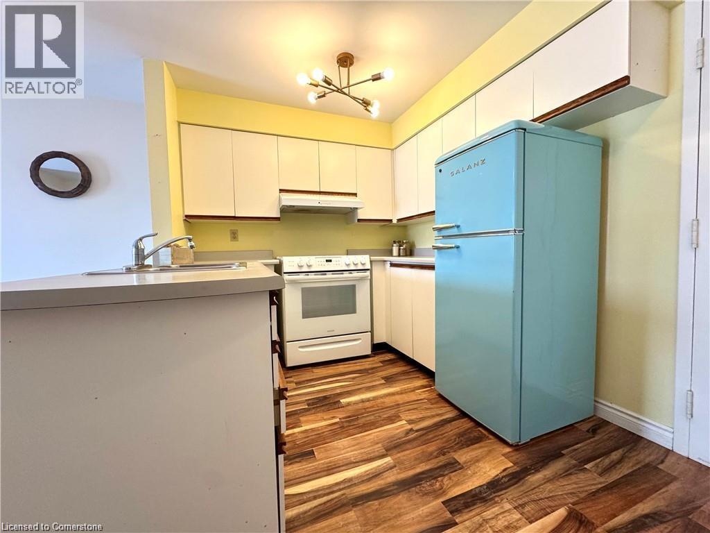 41 Valleyview Road Unit# 49, Kitchener, Ontario  N2E 3H9 - Photo 4 - 40739179