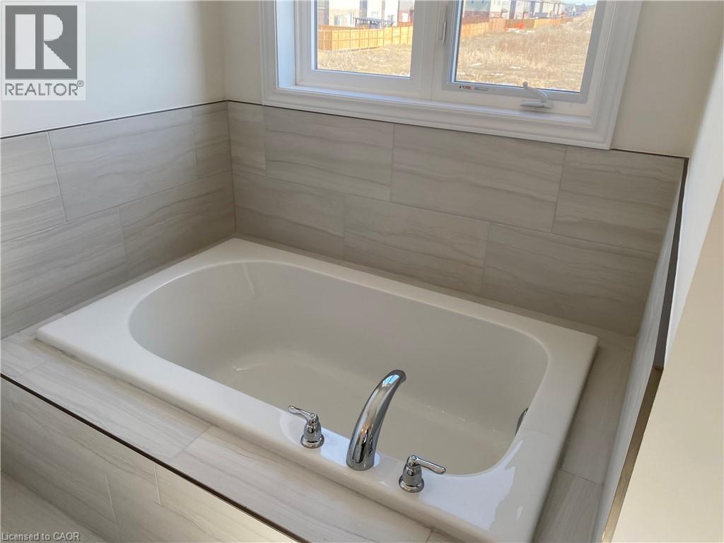 33 Henry Maracle Street, Ayr, Ontario  N0B 1E0 - Photo 11 - 40695357