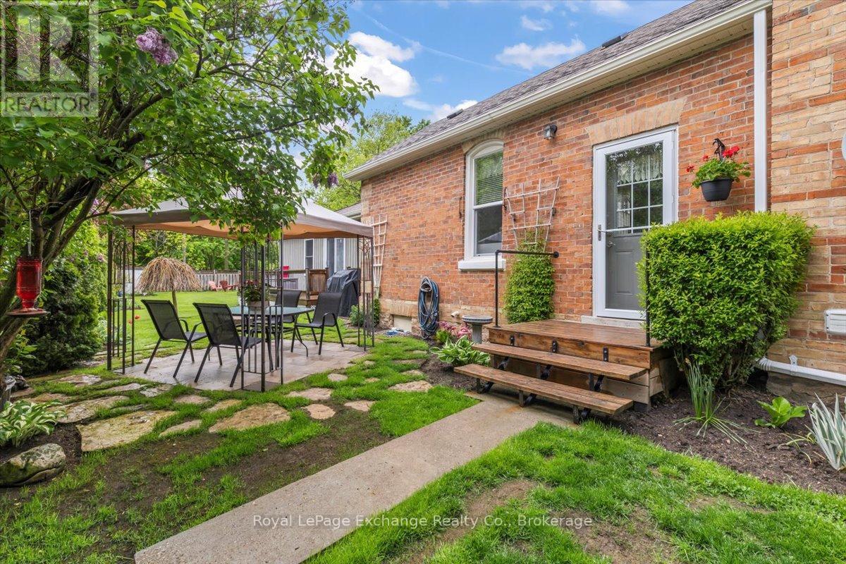 144 Yonge Street S, Arran-Elderslie, Ontario  N0H 2N0 - Photo 5 - X12173948