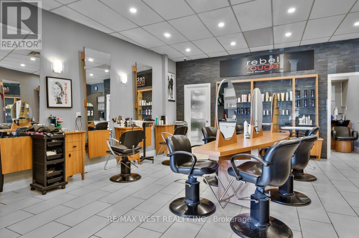 7a - 1065 Davis Drive, Newmarket (Huron Heights-Leslie Valley), Ontario  L3Y 2R9 - Photo 17 - N12352944