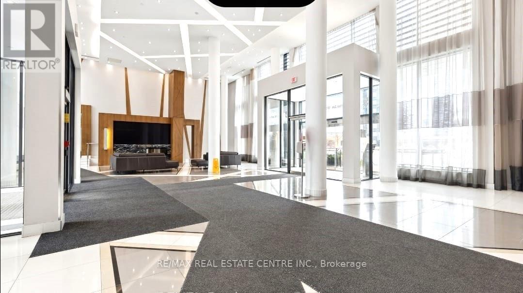 2301 - 75 Eglinton Avenue W, Mississauga, Ontario  L5R 0E5 - Photo 12 - W12340513