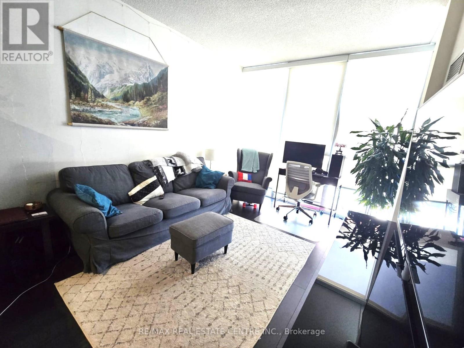 2301 - 75 Eglinton Avenue W, Mississauga, Ontario  L5R 0E5 - Photo 3 - W12340513
