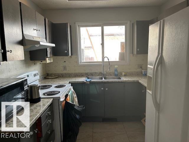 135 Humberstone Rd Nw, Edmonton, Alberta  T5A 4E4 - Photo 3 - E4451443