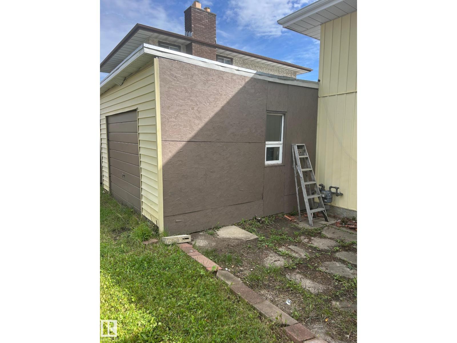 135 Humberstone Rd Nw, Edmonton, Alberta  T5A 4E4 - Photo 16 - E4451443