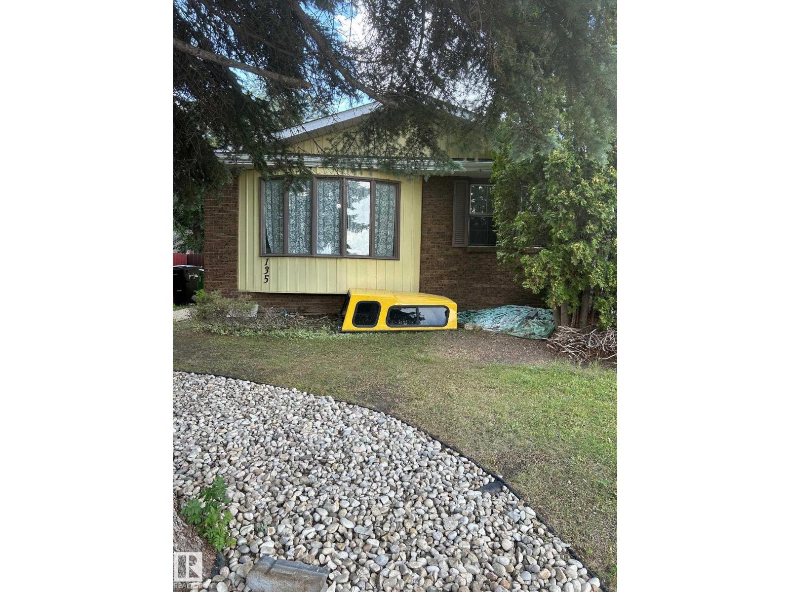 135 Humberstone Rd Nw, Edmonton, Alberta  T5A 4E4 - Photo 1 - E4451443