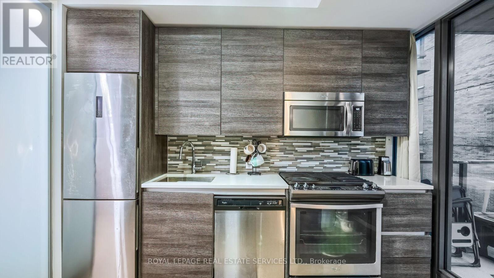 1301 - 111 Bathurst Street, Toronto, Ontario  M5V 0M9 - Photo 12 - C12352270