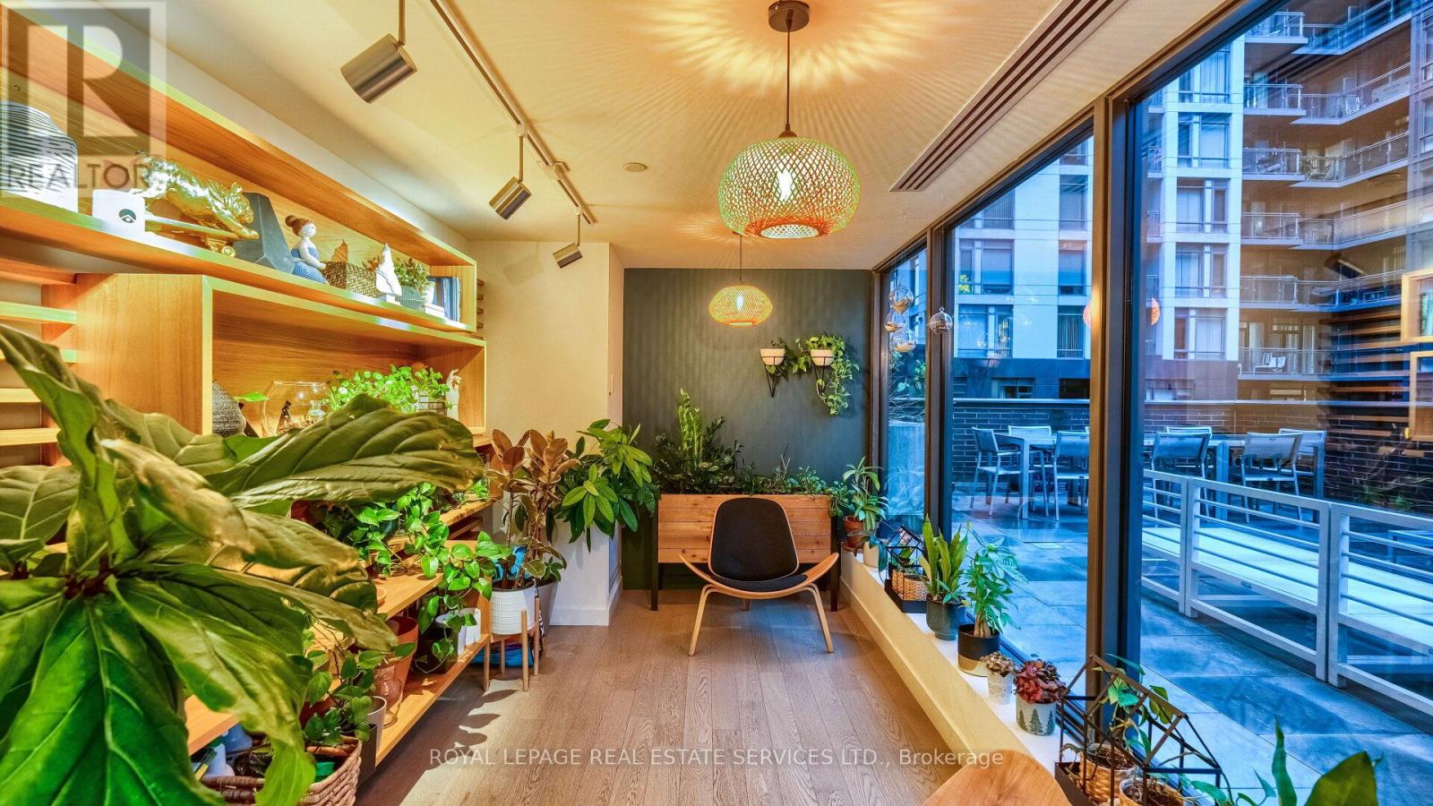 1301 - 111 Bathurst Street, Toronto, Ontario  M5V 0M9 - Photo 21 - C12352270