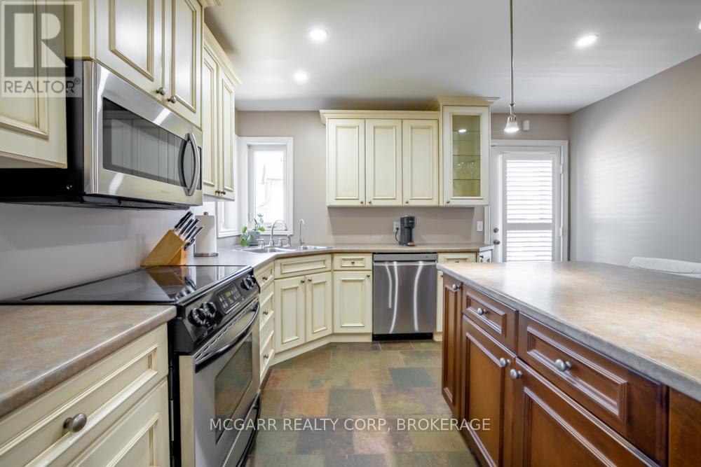 38 Nicholas Drive, St. Catharines, Ontario  L2S 4C5 - Photo 11 - X12353181