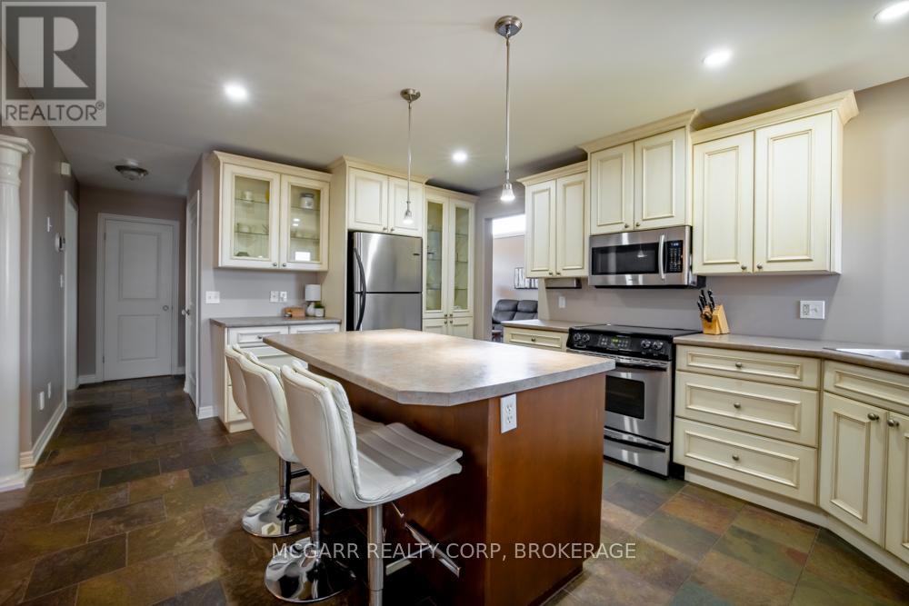 38 Nicholas Drive, St. Catharines, Ontario  L2S 4C5 - Photo 13 - X12353181