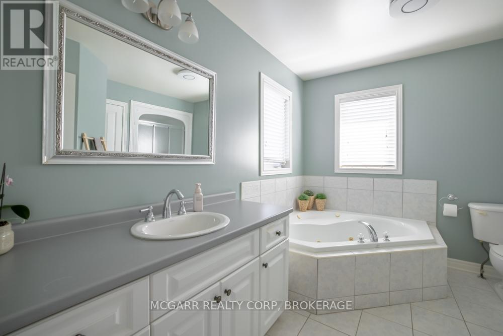 38 Nicholas Drive, St. Catharines, Ontario  L2S 4C5 - Photo 24 - X12353181