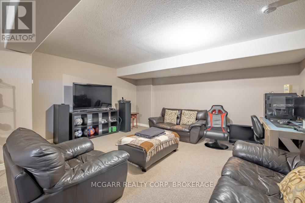 38 Nicholas Drive, St. Catharines, Ontario  L2S 4C5 - Photo 26 - X12353181