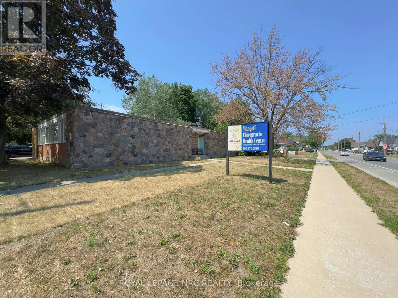 Property at 4213/4207 DRUMMOND ROAD image 4