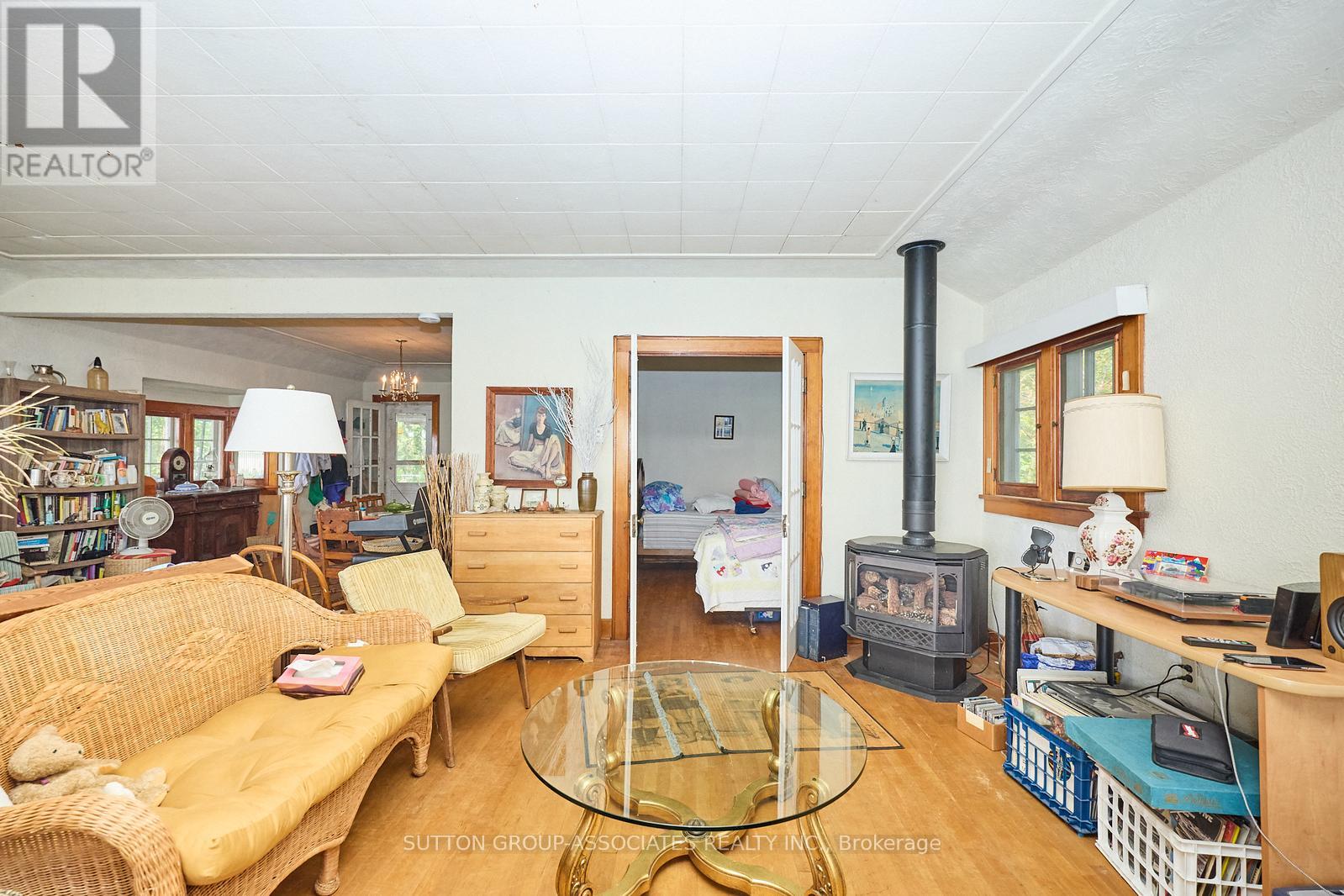 10427 Lakeshore Road, Wainfleet, Ontario  L3K 5V4 - Photo 13 - X12336250