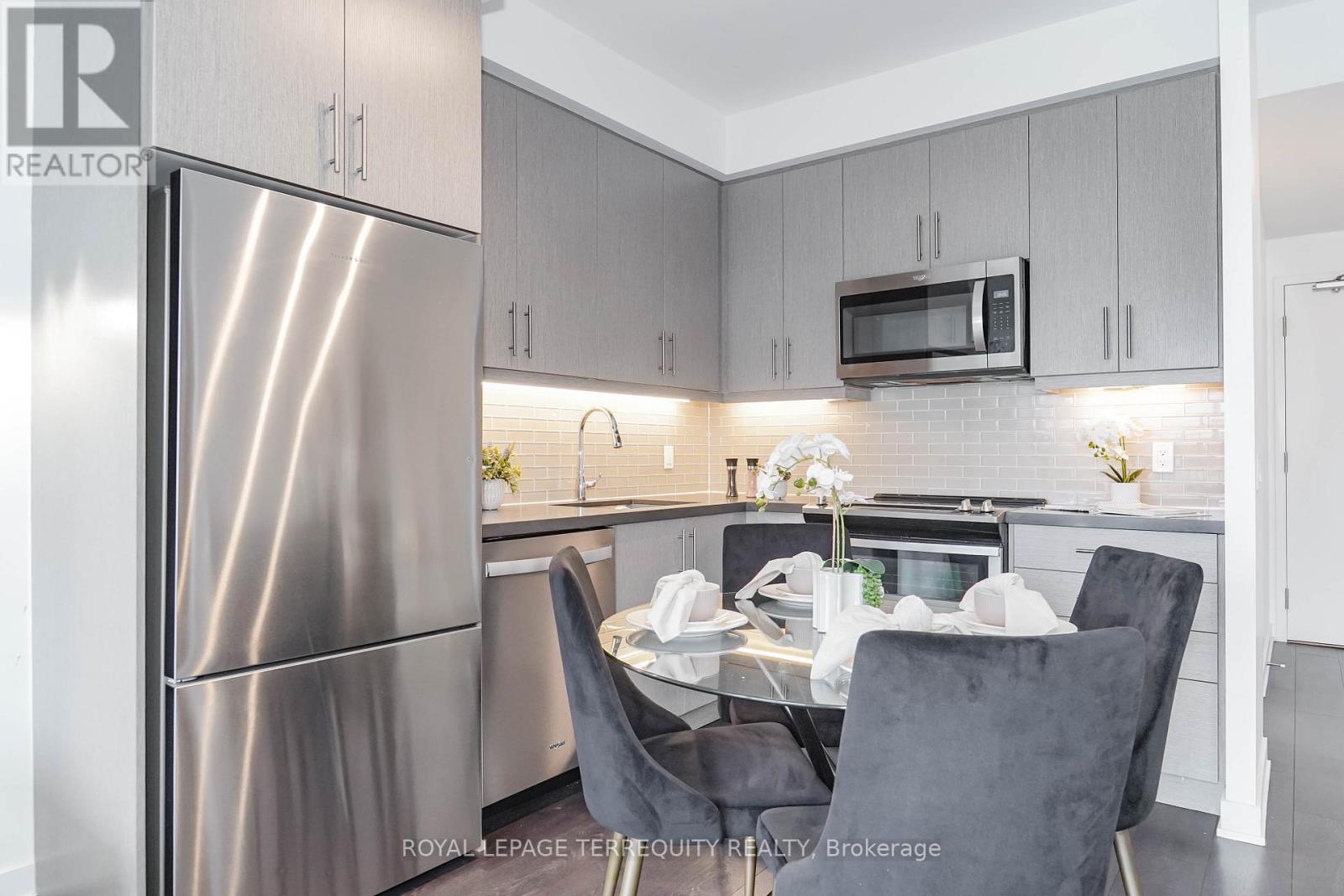 302 - 85 Oneida Crescent, Richmond Hill, Ontario  L4B 0H4 - Photo 12 - N12353030