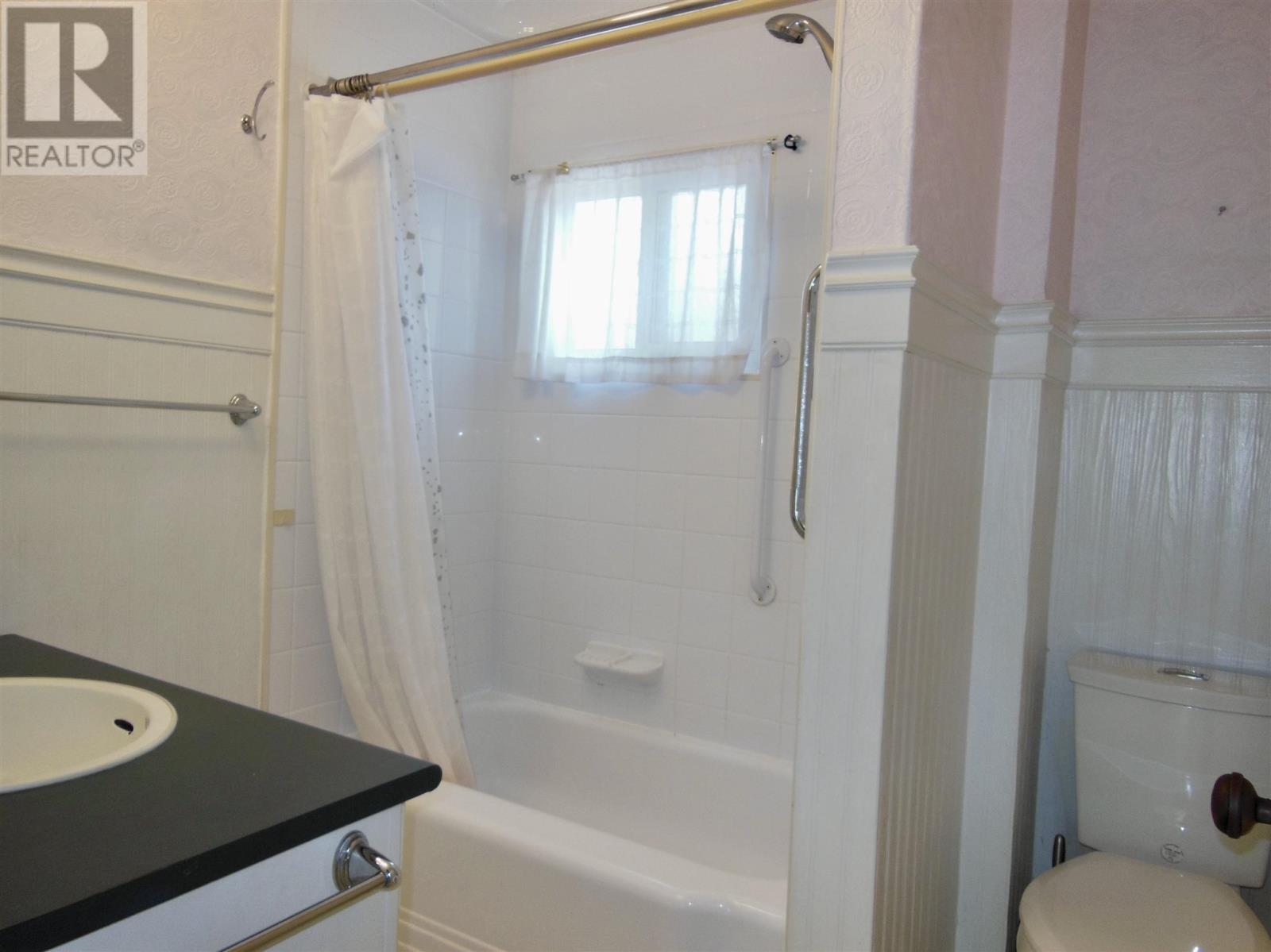 548 Lake St, Sault Ste. Marie, Ontario  P6B 3L2 - Photo 21 - SM252265