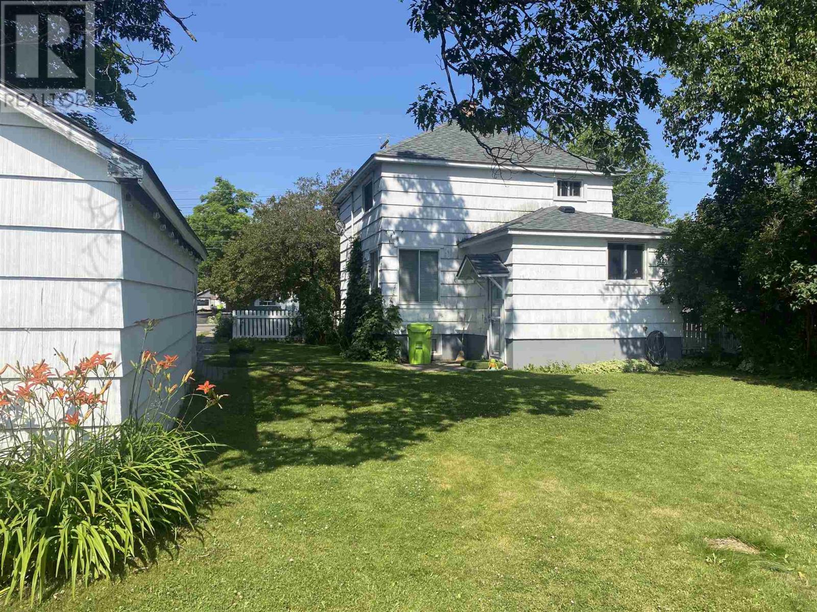 548 Lake St, Sault Ste. Marie, Ontario  P6B 3L2 - Photo 6 - SM252265