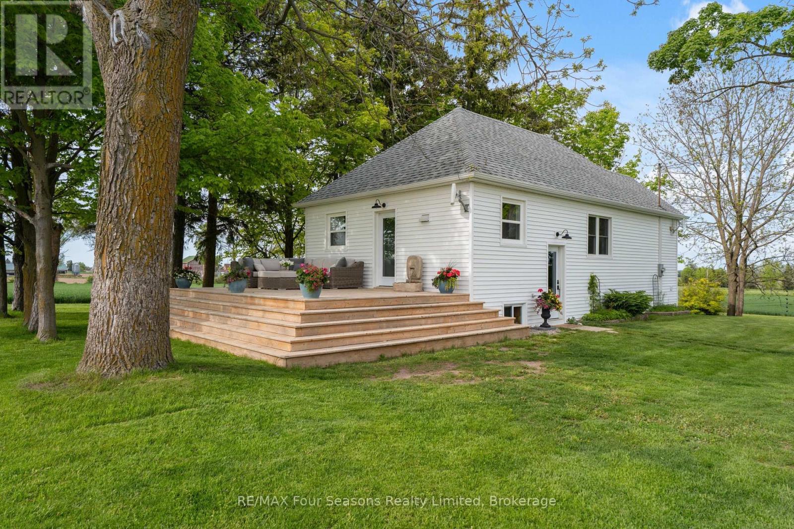 1154 Fairgrounds Road S, Clearview, Ontario  L0M 1S0 - Photo 14 - S12353143