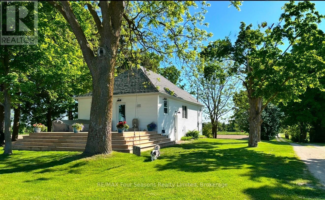 1154 Fairgrounds Road S, Clearview, Ontario  L0M 1S0 - Photo 7 - S12353143