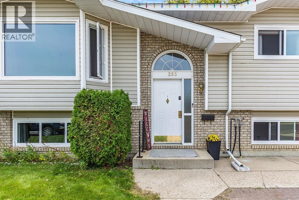 Property at 253 Sprague Way SE image 4