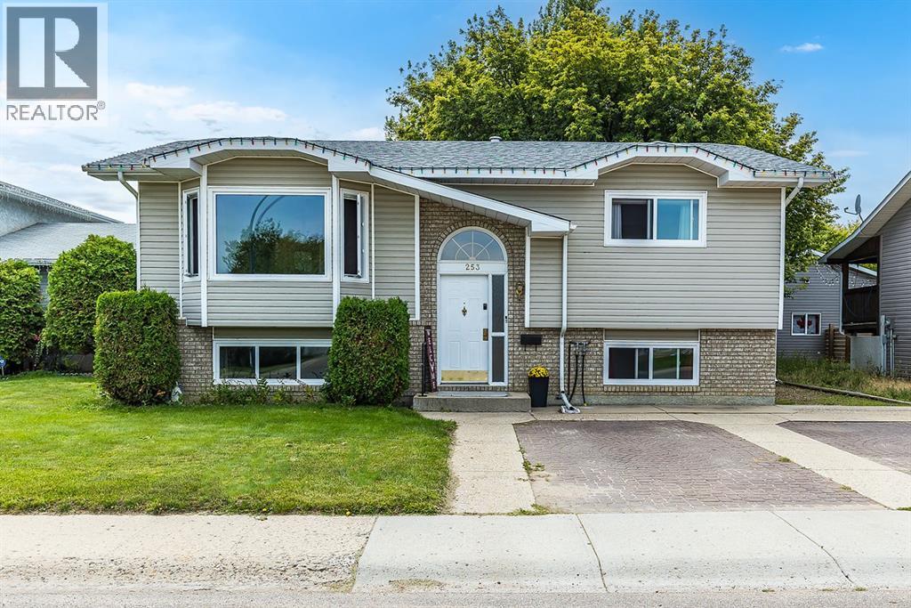 Property at 253 Sprague Way SE image 2