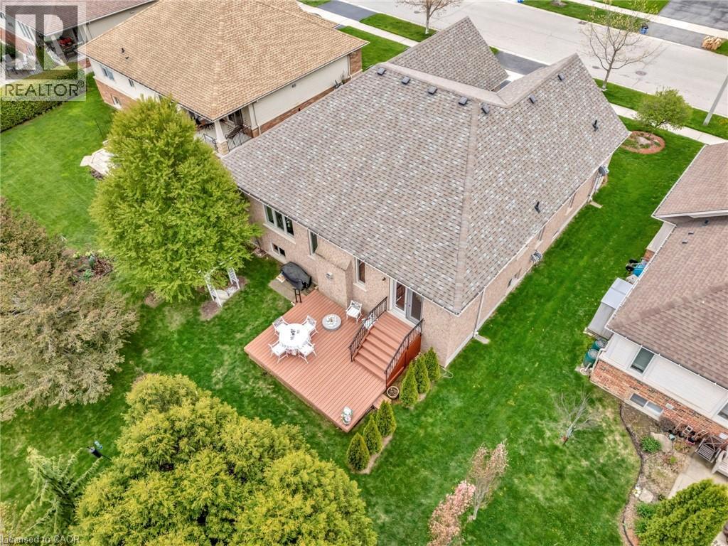 Property at 32 COBBLESTONE Drive image 3