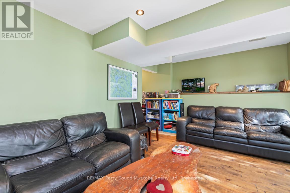 32a Sterner Drive, Seguin, Ontario  P2A 0B2 - Photo 28 - X12353092