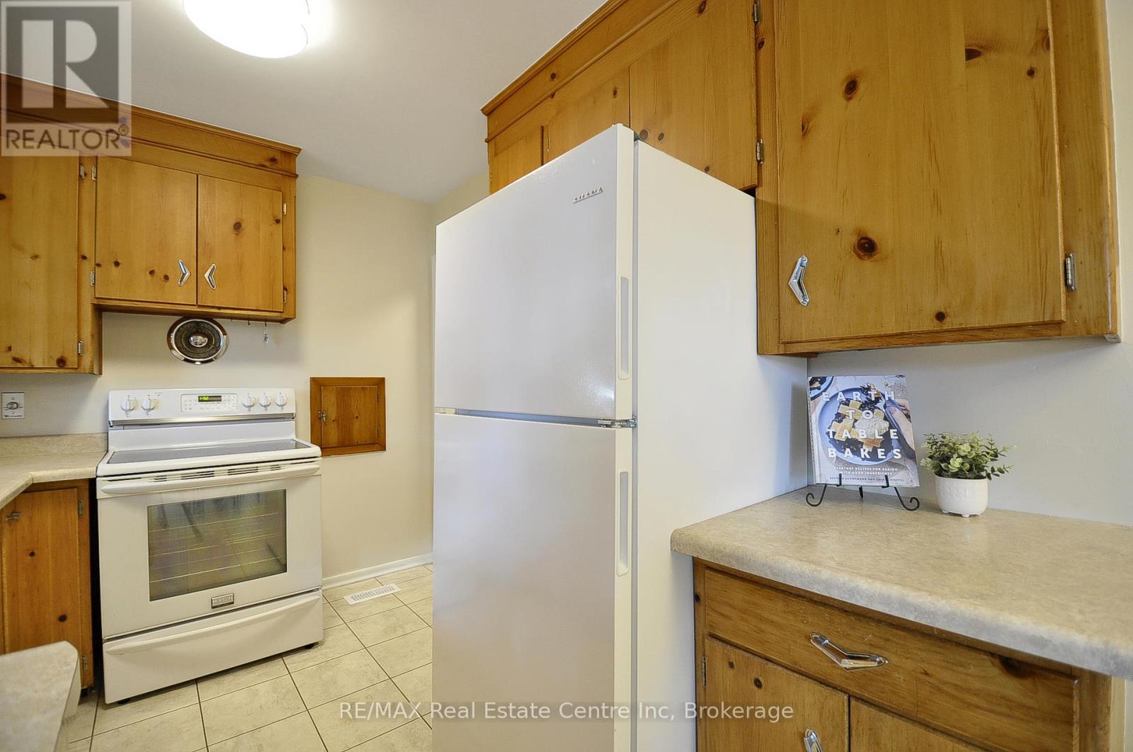 1440 Mary Avenue, Cambridge, Ontario  N3H 4P1 - Photo 14 - X12353191