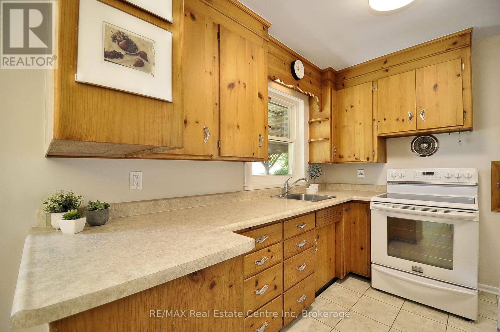 1440 Mary Avenue, Cambridge, Ontario  N3H 4P1 - Photo 19 - X12353191