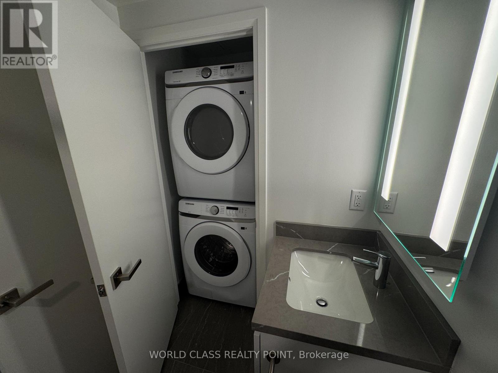 1209 - 4015 The Exchange, Mississauga, Ontario  L5B 0N9 - Photo 10 - W12353029