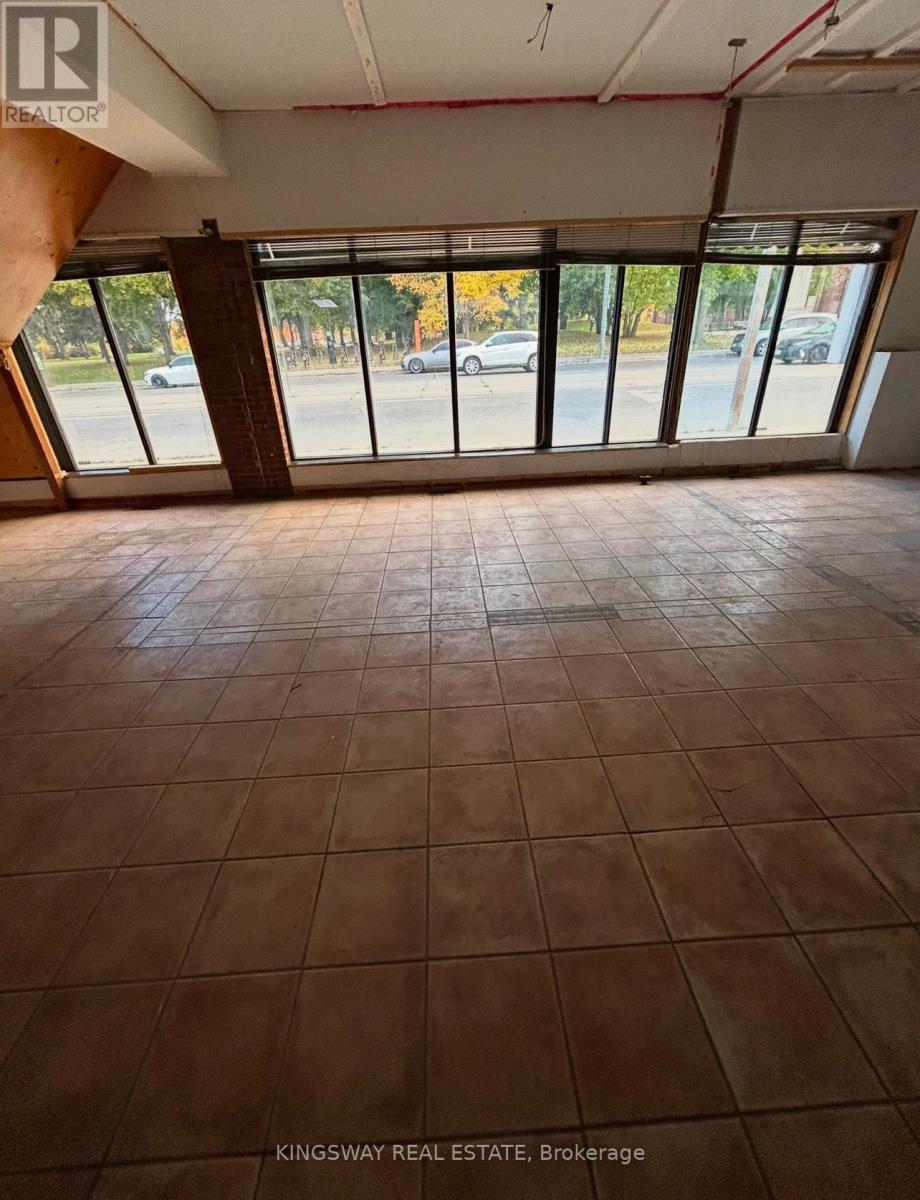 3140 Lake Shore Boulevard W, Toronto, Ontario  M8V 1L4 - Photo 2 - W12353066